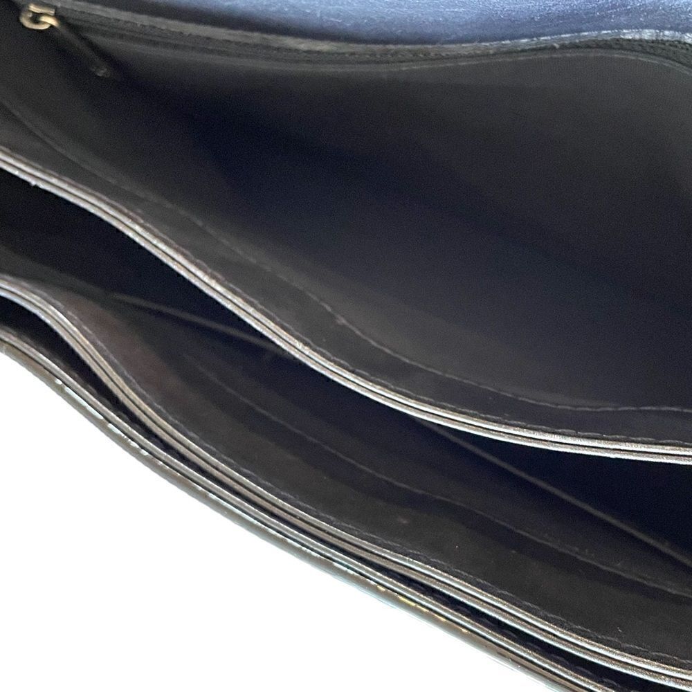 CHANEL Reverso Boy Flap Bag Patent Large in Midnight Blue - Picture 10 of 15